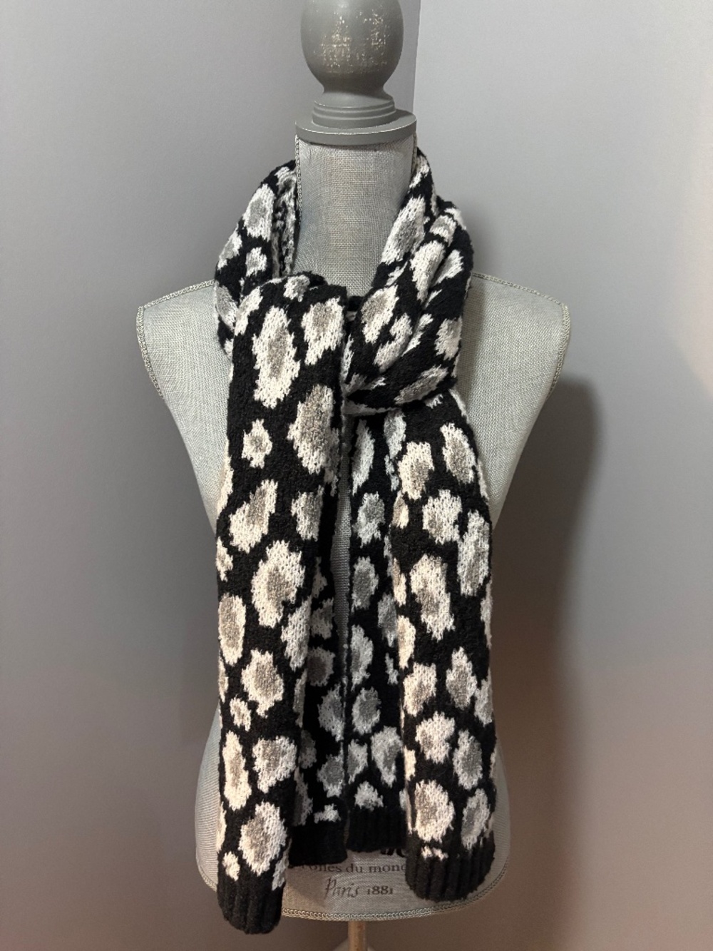 C.C Black Leopard Jacquard Knit Scarf